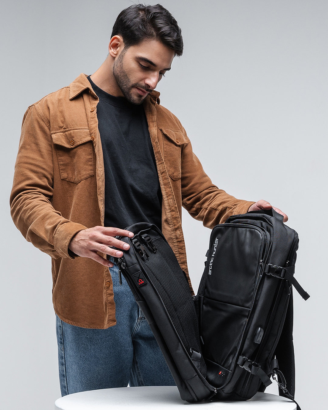 compact-mac levatte especificações 49x34x20 50 litros 1.3kg notebook 17 tablet 12.1 usb flexmode armorweave 1680d airmesh antifurto levatte