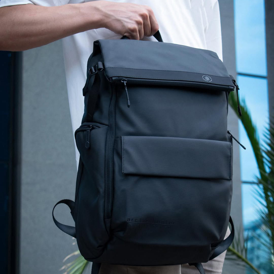 mochila executiva urbana notebook 15.6 urbanity levatte preta 39 litros 1.2kg oxford alta resistência 3 compartimentos usb integrada travelstrap masculina trabalho viagem conectada