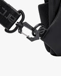 alça assinada ajustável branding exclusivo shoulder bag huepack conforto uso prolongado transversal crossbody bolsa urbana masculina estilosa elegante diferenciada