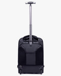 mochila route one sendo usada aeroporto viagem executiva mala de rodinhas profissional negócios viajante frequente embarque