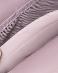 mochila ravena sendo usada modelo ambiente urbano executivo trabalho reunião feminina elegante mochila premium levatte