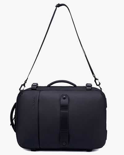 mochila executiva xtreme sendo usada ambiente urbano trabalho viagem corporativo profissional masculino dia a dia mochila moderna estilosa