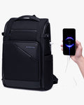entrada usb lateral explorer powerbank interno carregar celular fone sem abrir mochila conectividade movimento trabalho aeroporto praticidade