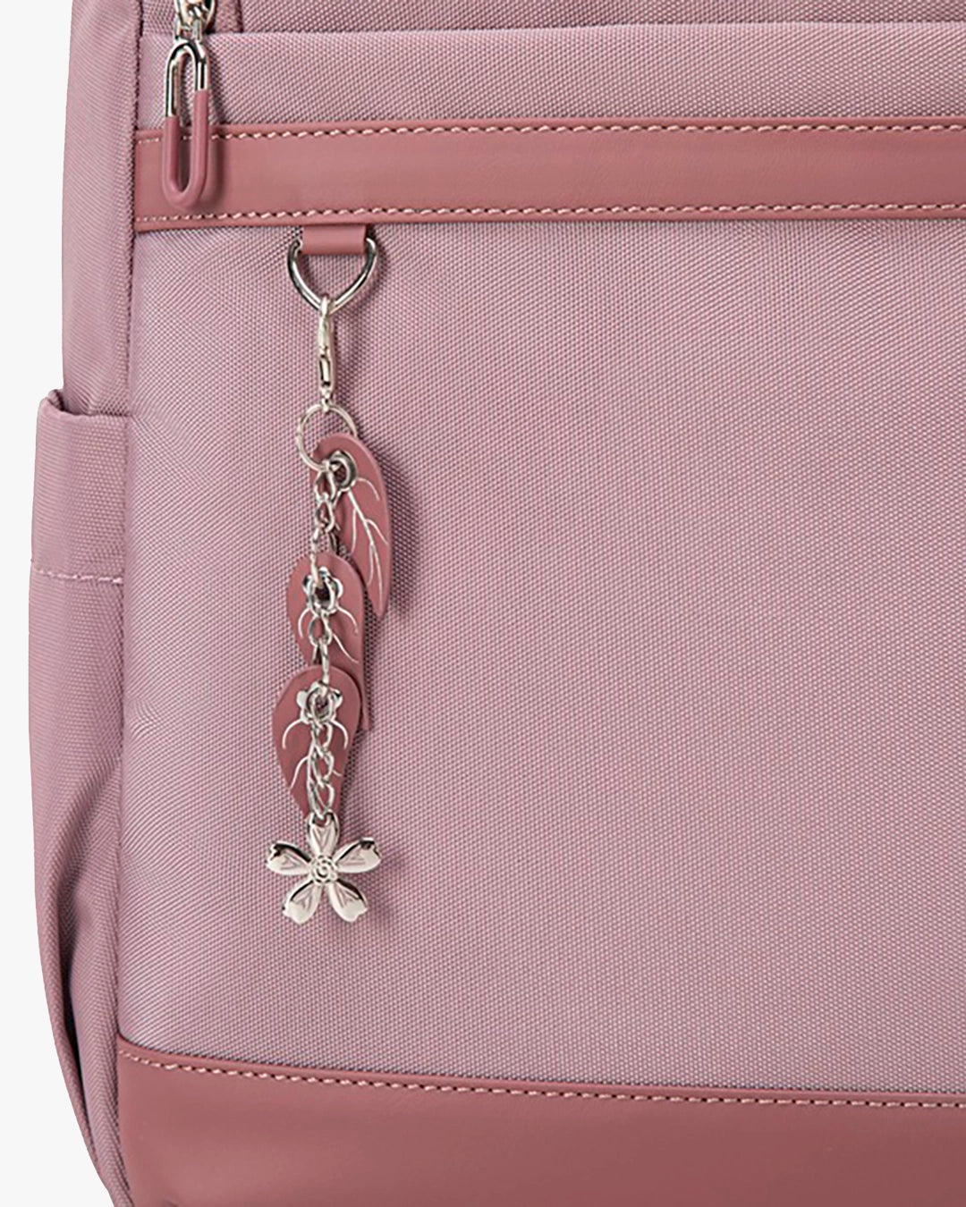 chaveiro exclusivo folhas flores mochila serena detalhe metálico removível acessório moda feminina elegante sofisticado