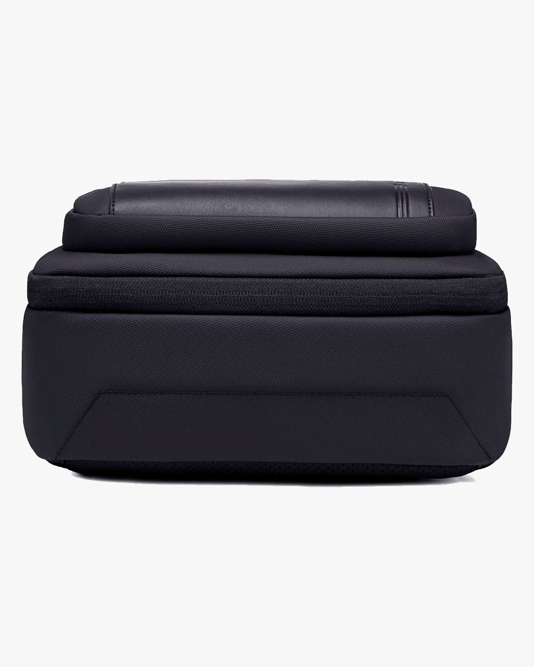 mochila vertex estrutura híbrida rígida material poliéster 900D couro sintético acabamento premium mochila durável qualidade superior