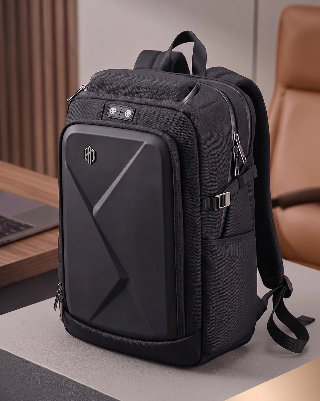 Mochila Para Notebook 15" Executiva Com Porta USB Modelo Armour X
