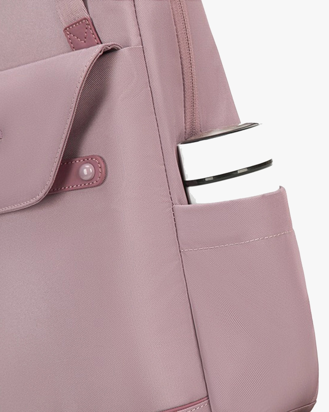 bolso lateral garrafa mochila ellena discreto funcional detalhe pérola acabamento refinado mochila feminina prática elegante