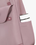 bolso lateral garrafa mochila ellena discreto funcional detalhe pérola acabamento refinado mochila feminina prática elegante