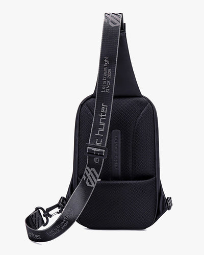 alça assinada ajustável branding exclusivo shoulder bag huepack conforto uso prolongado transversal crossbody bolsa urbana masculina estilosa