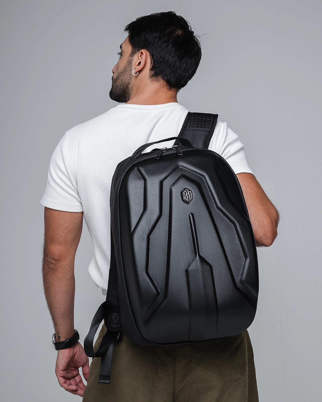mochila executiva semi-rígida guardian levatte preta notebook 15.6 usb antifurto zíper ykk impermeável anti-riscos estrutura mantém forma mesmo vazia design moderno resistente masculina