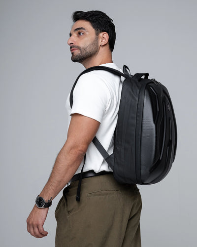 mochila guardian levatte detalhe produto preta semi-rígida material tecido prova água anti-riscos zíper ykk resistente design moderno executiva masculina