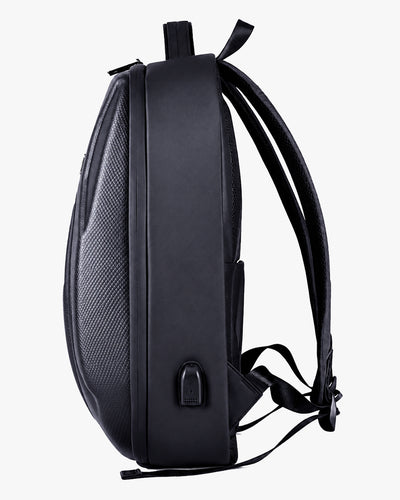 mochila guardian lateral preta semi-rígida mantém estrutura vazia diferente mochilas comuns material resistente impressionou design moderno masculina executiva corporativa