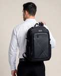 mochila executiva semi-rígida abs armour-x levatte preta 35 litros 1.3kg notebook 15.6 usb fone bolso óculos rígido trava peitoral airmesh resistente bem acabado visual tático imponente