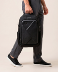 mochila executiva semi-rígida abs armour-x levatte preta 35 litros 1.3kg notebook 15.6 usb fone bolso óculos rígido trava peitoral airmesh resistente bem acabado visual tático imponente