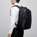 mochila essential especificações 48x34x10 35 litros 1kg poliéster 1680d notebook 15.6 tablet 12.1 usb travelfit hydroshield ykk preto azul levatte