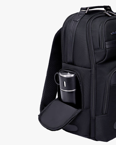 mochila harvey lateral preta 47x31x17cm 1.8kg estrutura reforçada material rígido beleza design clean masculina executiva corporativa elegante sofisticada durável