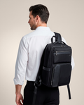 mochila magnum lateral poliéster alta resistência zíper metálico premium mochila executiva durável robusta qualidade acabamento sofisticado