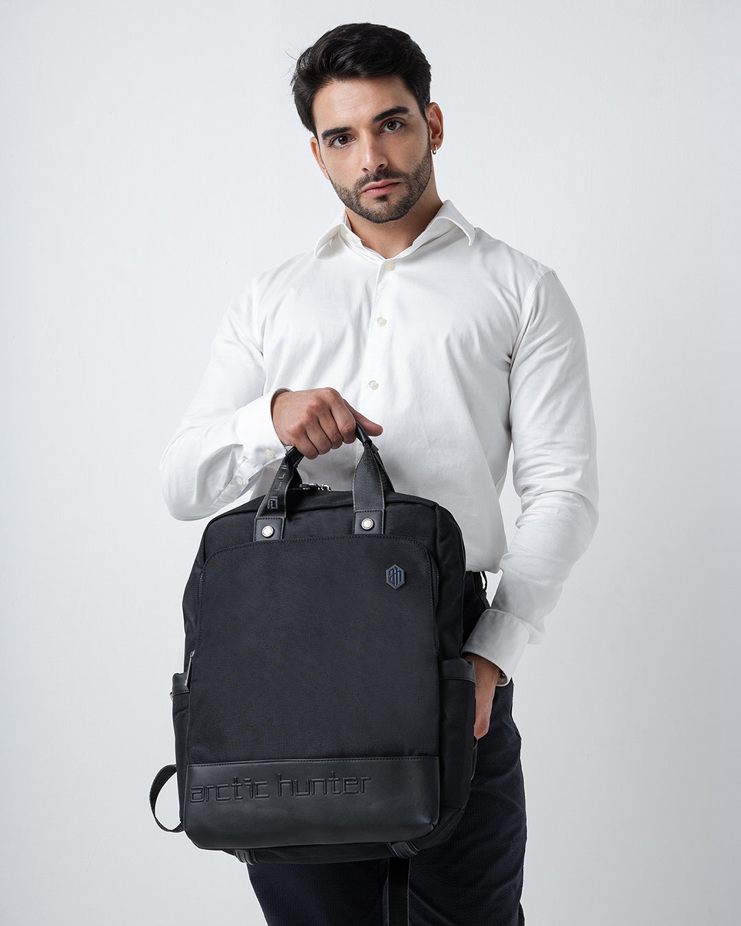 mochila unique levatte lifestyle executivo masculino uso diário trabalho escritório superou expectativas muito espaçosa sistema 2 em 1 versátil