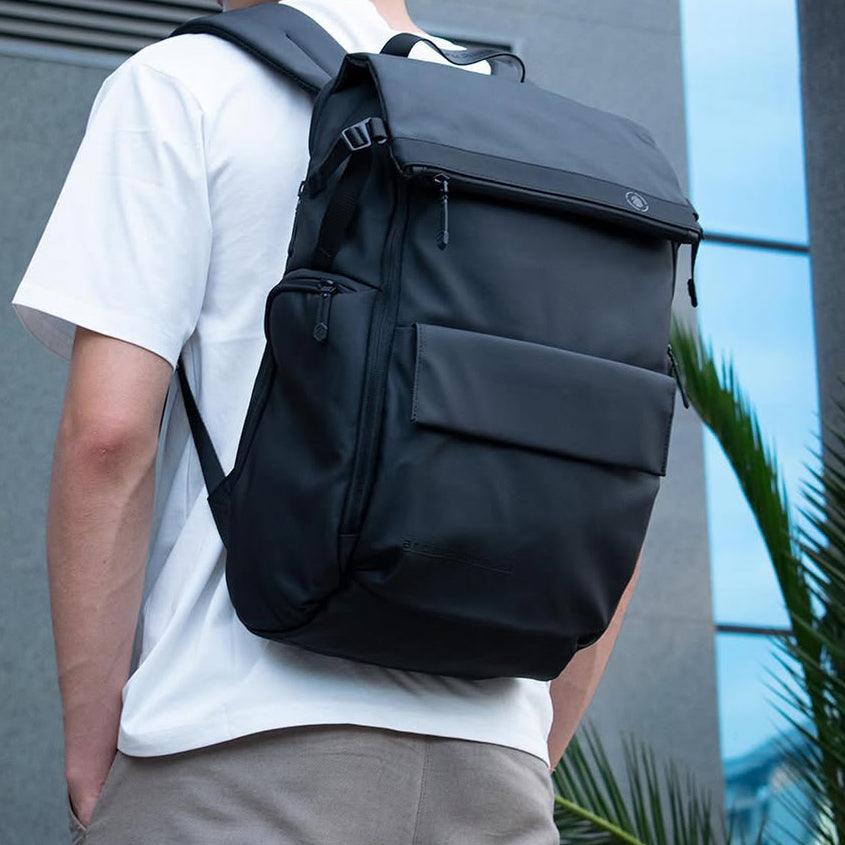mochila urbanity preta detalhe compartimento notebook 15.6 encaixe seguro proteção impactos arranhões cotidiano executiva masculina premium