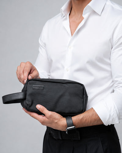 necessaire viagem masculina premium travel-t levatte preta poliéster 1680d semi-rígida 4 litros 0.3kg zíper ykk cursor metálico alça couro elegante discreta