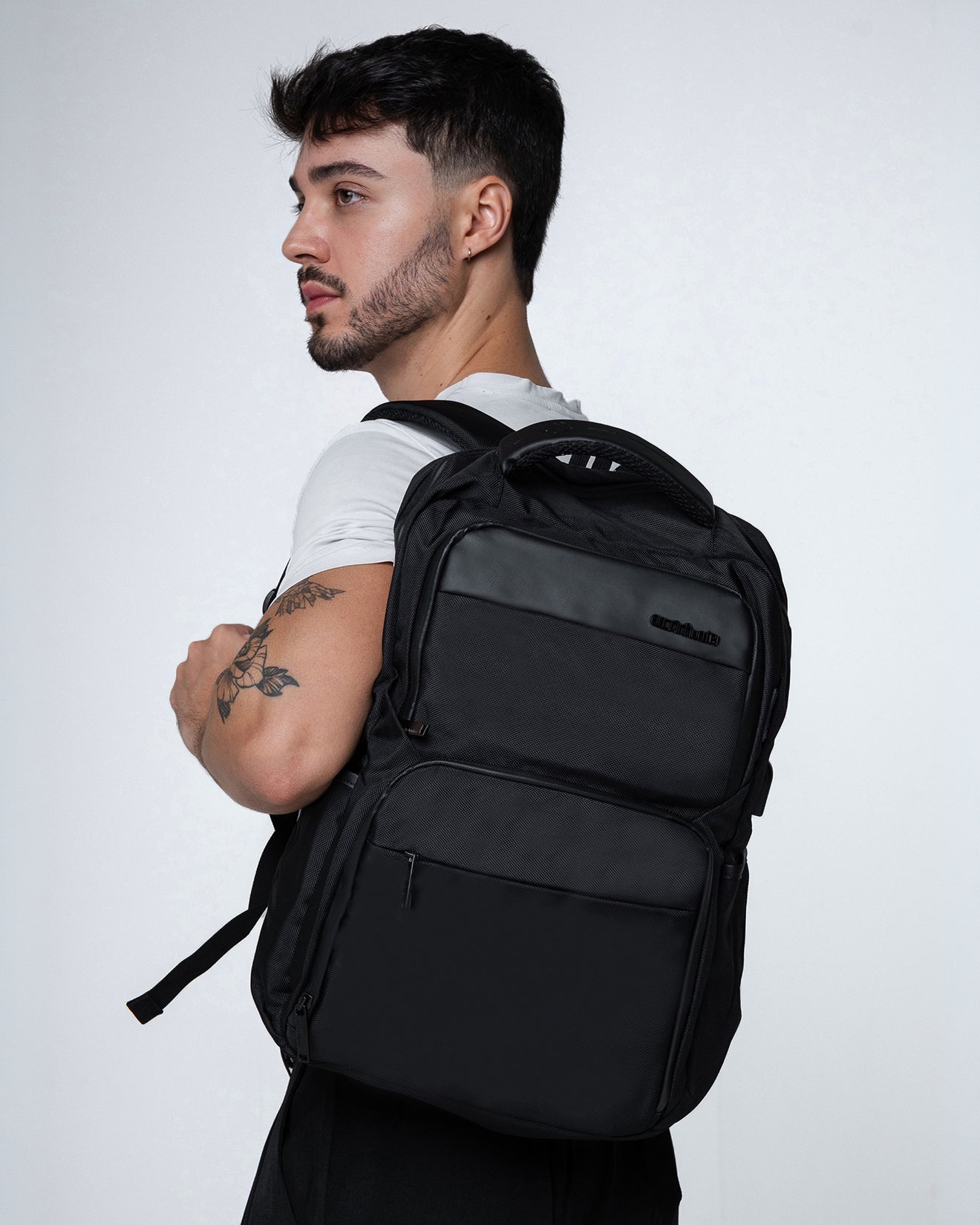 Mochila Para Notebook 15,6" Executiva Modelo Raiden