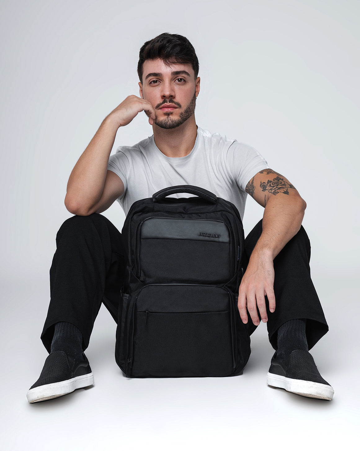 Mochila Para Notebook 15,6" Executiva Modelo Raiden