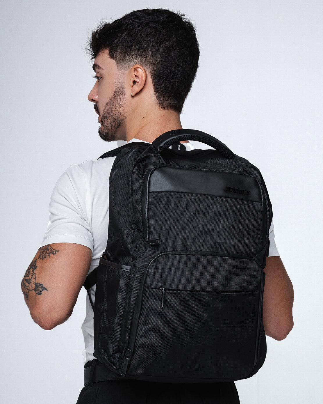 Mochila Para Notebook 15,6" Executiva Modelo Raiden