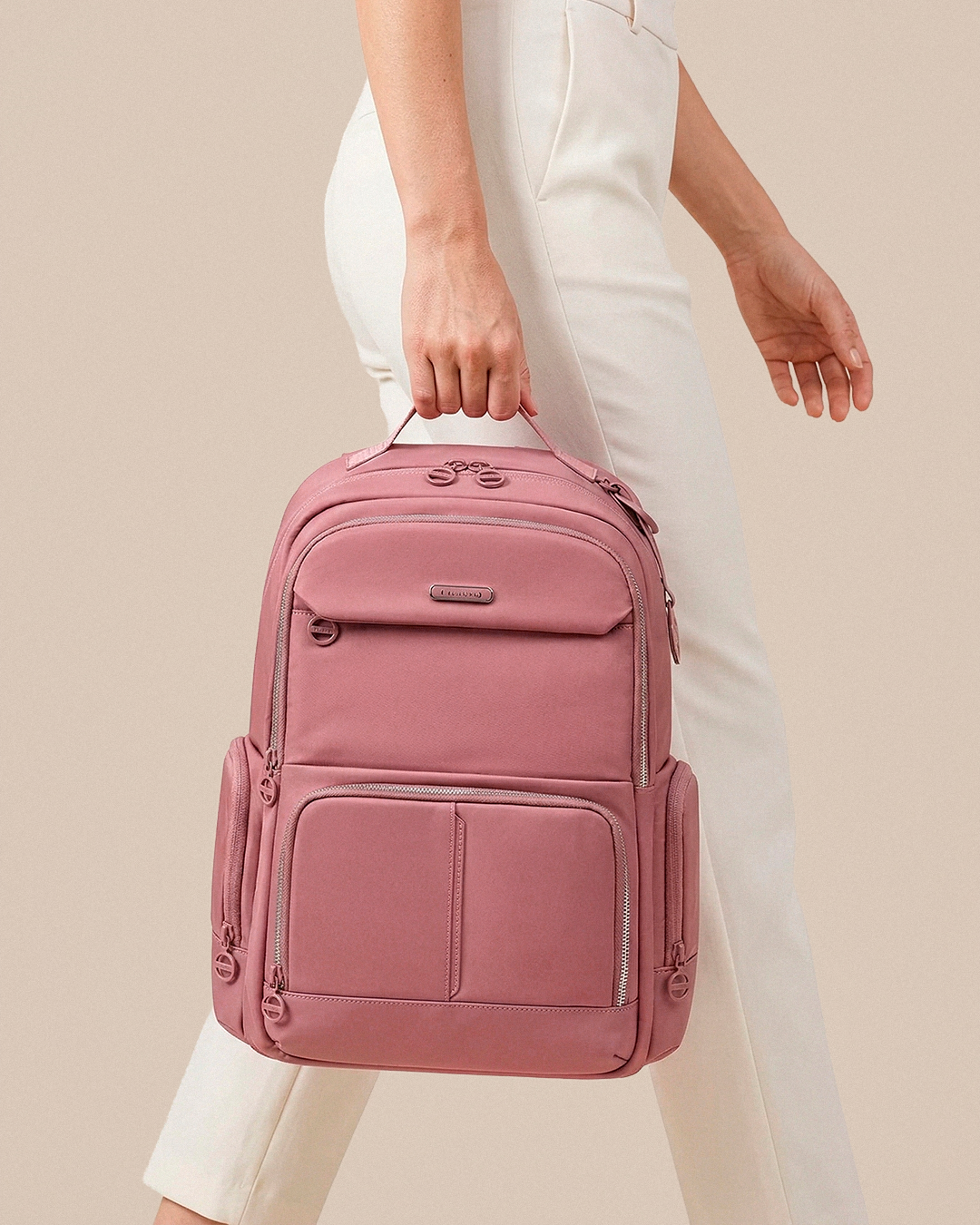 bolso frontal estruturado não amassa mochila ravena bolso superior acesso rápido bolsos laterais rígidos mochila feminina multifuncional
