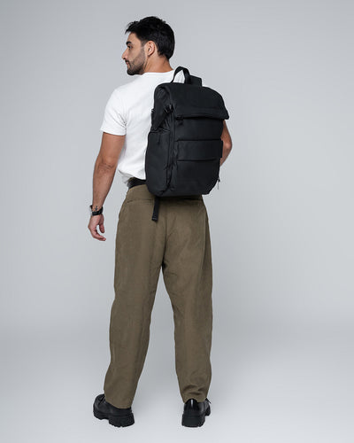 mochila executiva urbana notebook 15.6 urbanity levatte preta 39 litros usb integrada 3 compartimentos oxford resistente trabalho viagem corporativa