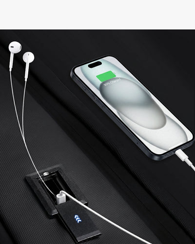 saída usb externa voyager powerbank interno carregar celular sem abrir mochila conectividade movimento trabalho aeroporto faculdade trajeto diário